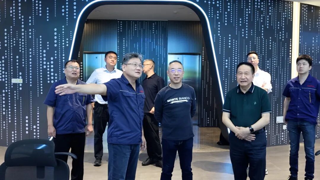 微信图片_2025-10-16_092601_440.jpg